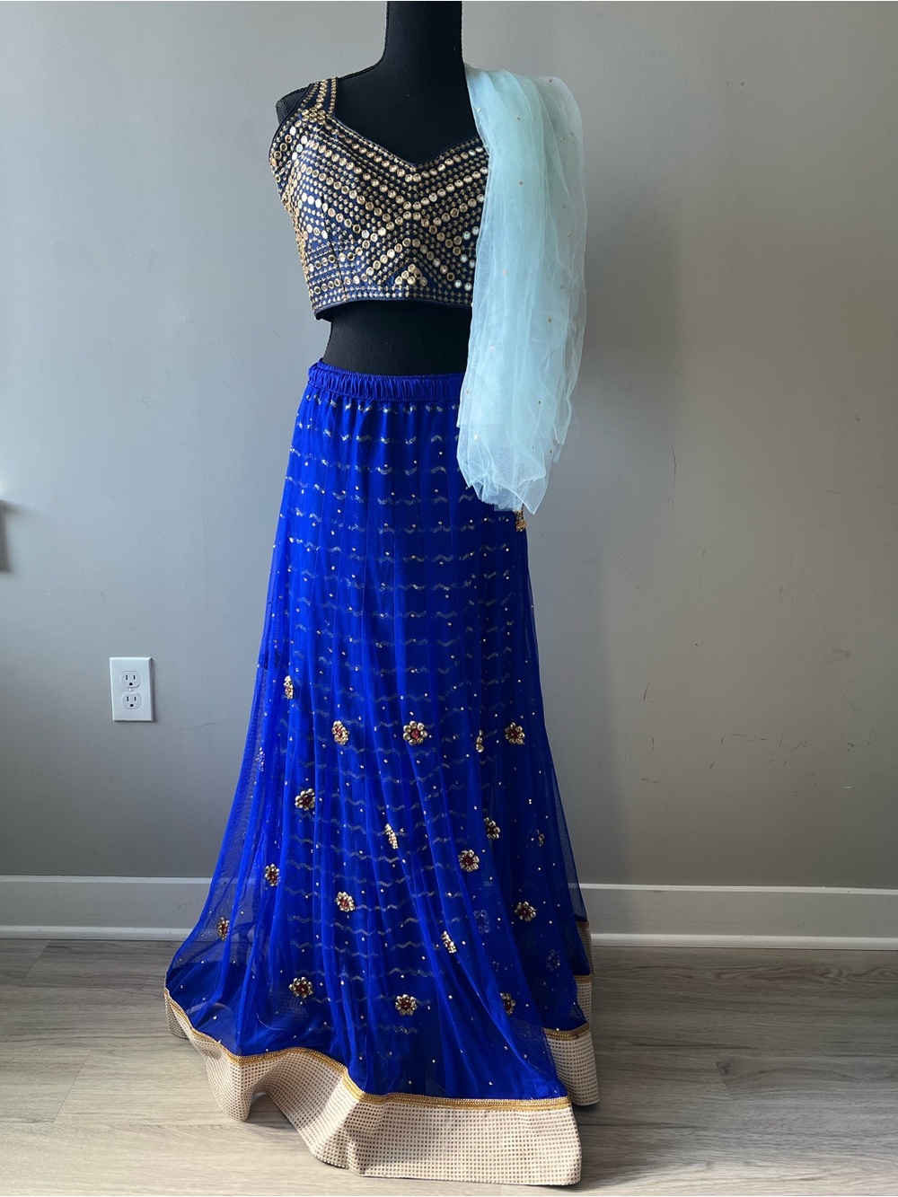 Women’s Indian Wedding Ceremony Blue Saree Lehanga With Scarf Jeweled